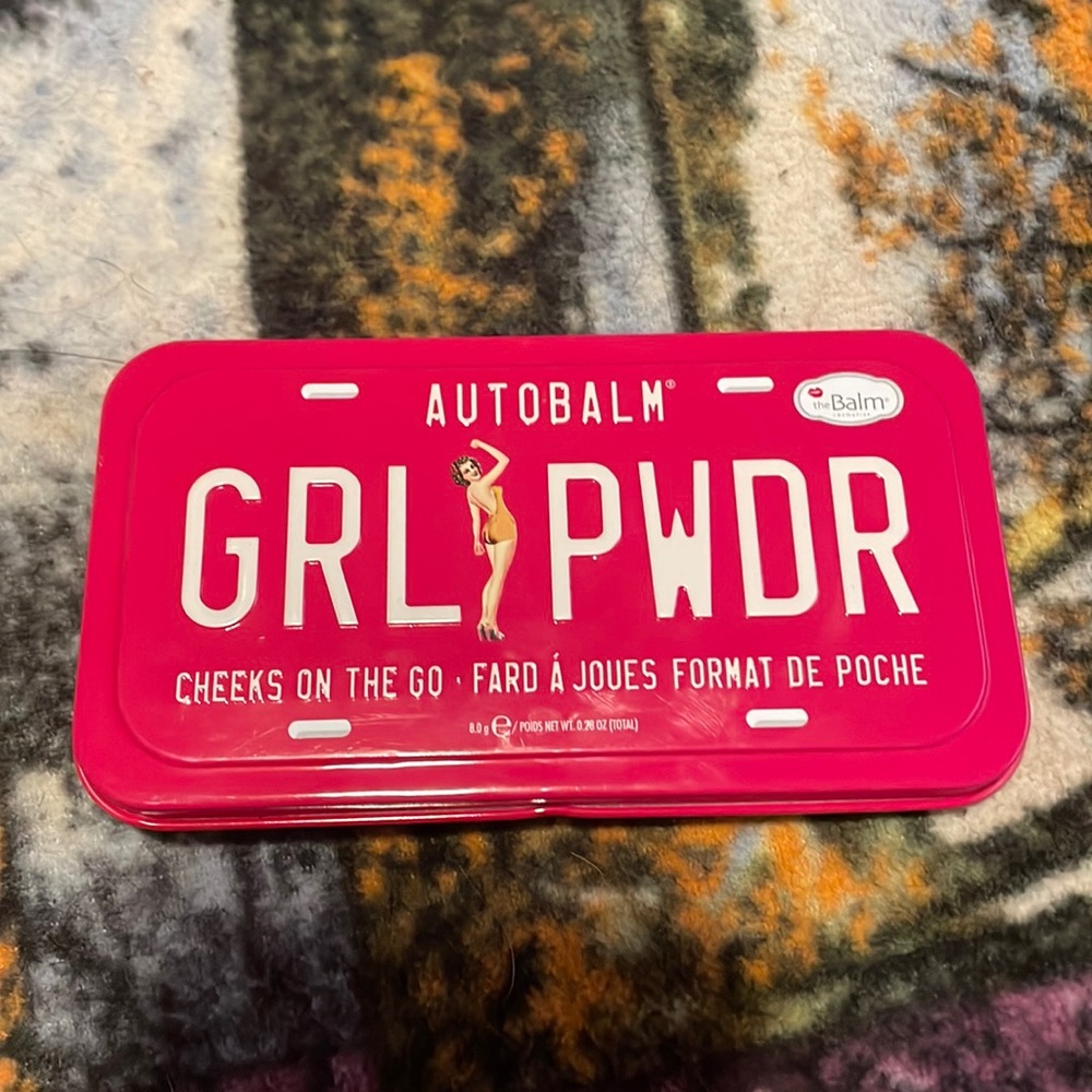 Autob GRL PWDR blush. Cheeks on the go.